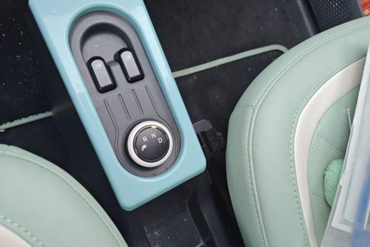 Used Wuling Hongguang MINIEV 2022 Enjoy Edition Lithium-Ion Battery Gear Lever