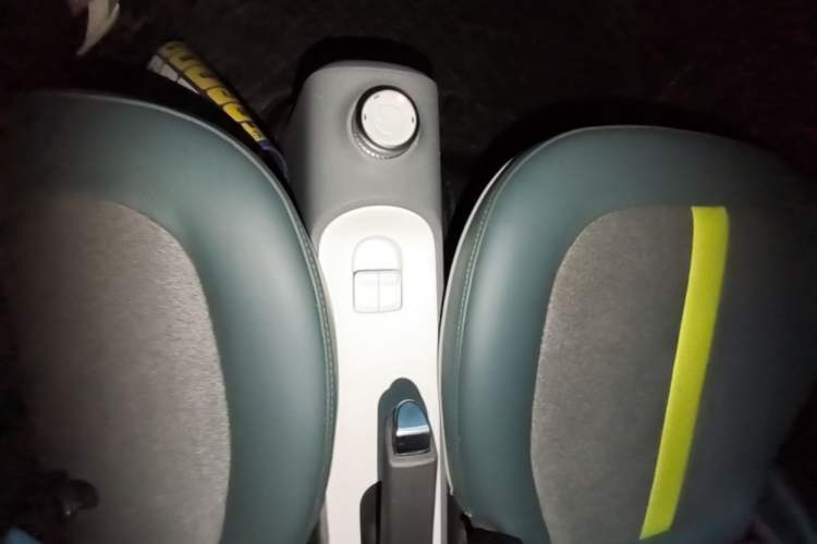 Used Wuling Hongguang MINIEV 2022 GAMEBOY 300km Enthusiast Model with Lithium Iron Phosphate Gear Lever