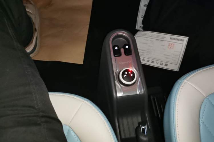 Used Wuling Hongguang MINIEV 2022 Macaron Premium Model – Lithium Iron Phosphate Gear Lever