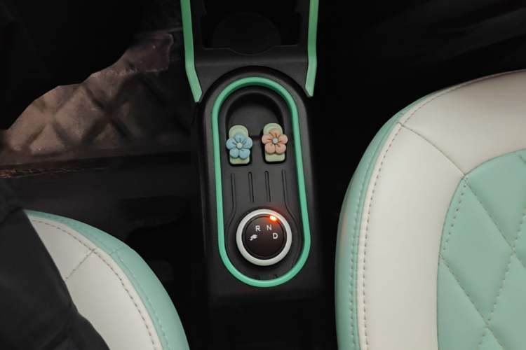 Used Wuling Hongguang MINIEV 2022 Macaron Premium Model – Lithium Iron Phosphate Gear Lever
