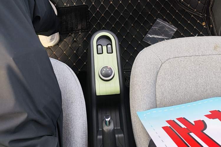 Used Wuling Hongguang MINIEV 2022 Macaron Premium Model – Lithium Iron Phosphate Gear Lever