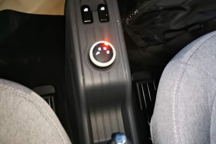 Used Wuling Hongguang MINIEV 2022 Macaron Fashion Model Lithium Iron Phosphate Gear Lever