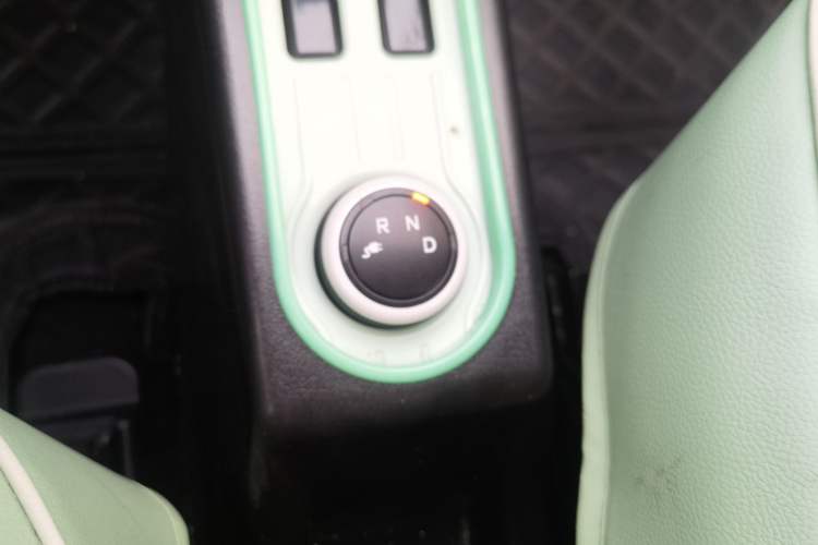 Used Wuling Hongguang MINIEV 2022 Macaron Premium Model – Lithium Iron Phosphate Gear Lever