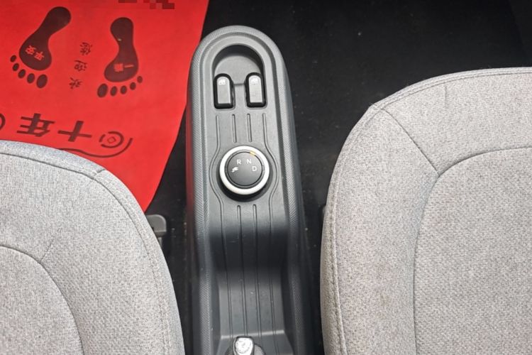 Used Wuling Hongguang MINIEV 2022 Macaron Fashion Model Lithium Iron Phosphate Gear Lever