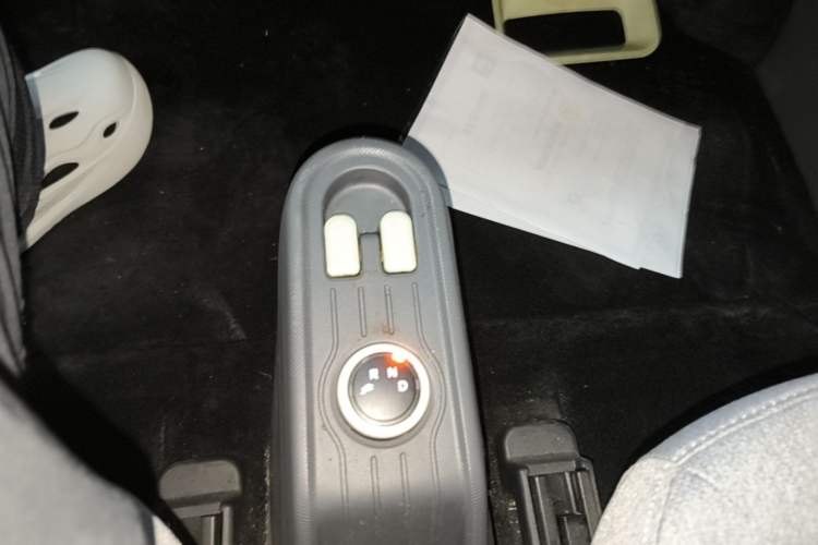 Used Wuling Hongguang MINIEV 2022 Macaron Premium Model – Lithium Iron Phosphate Gear Lever