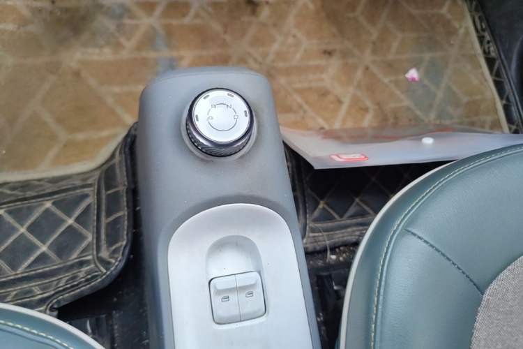 Used Wuling Hongguang MINIEV 2022 GAMEBOY 200km Gaming Edition with Lithium Iron Phosphate Gear Lever