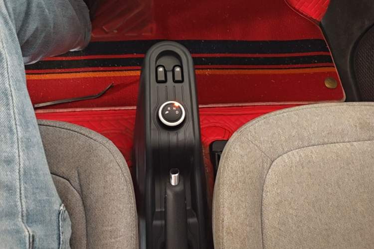 Used Wuling Hongguang MINIEV 2022 Macaron Premium Model – Lithium Iron Phosphate Gear Lever