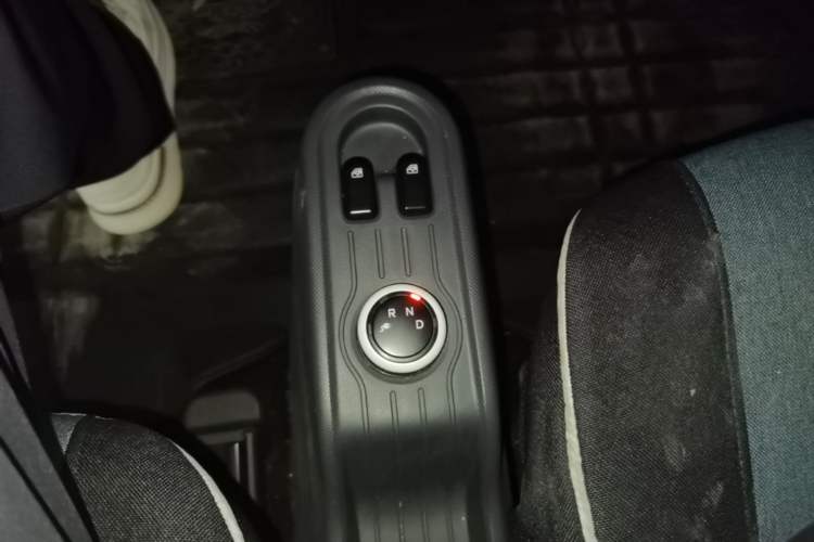 Used Wuling Hongguang MINIEV 2022 Macaron Premium Model – Lithium Iron Phosphate Gear Lever