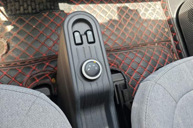 Used Wuling Hongguang MINIEV 2022 Macaron Premium Model – Lithium Iron Phosphate Gear Lever