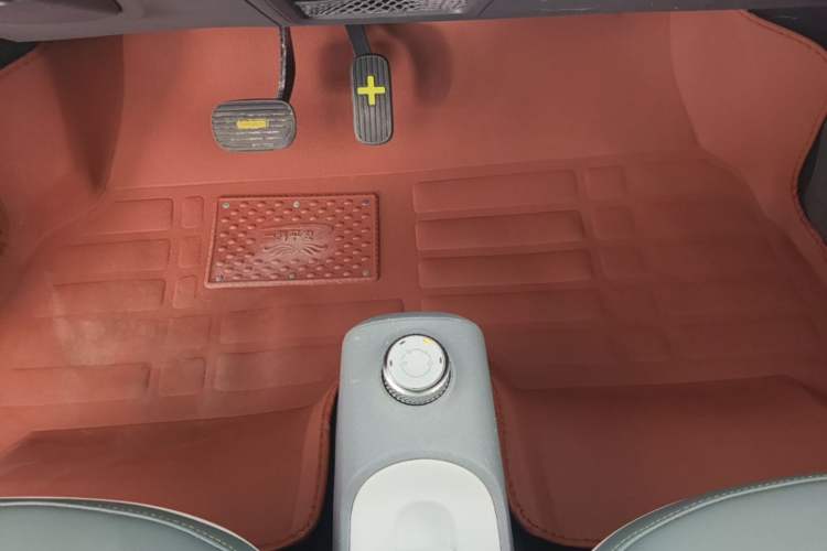 Used Wuling Hongguang MINIEV 2022 GAMEBOY 200km Gaming Edition with Lithium Iron Phosphate Gear Lever