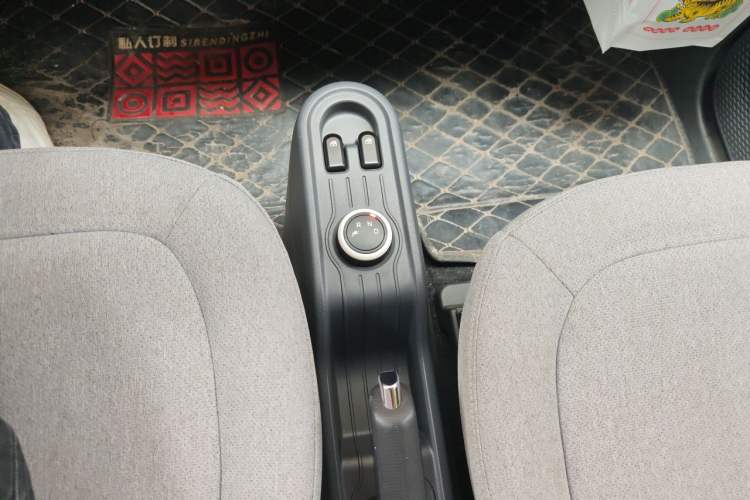 Used Wuling Hongguang MINIEV 2022 Macaron Premium Model – Lithium Iron Phosphate Gear Lever