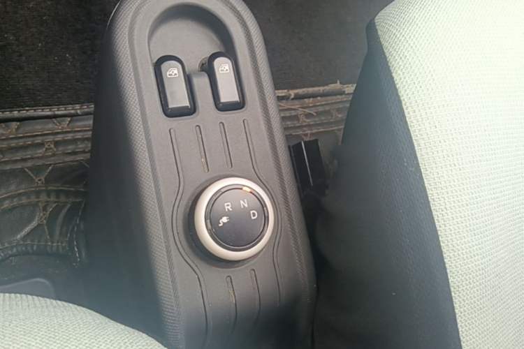 Used Wuling Hongguang MINIEV 2022 Macaron Premium Model – Lithium Ternary Battery Gear Lever