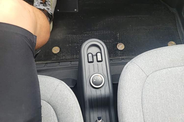 Used Wuling Hongguang MINIEV 2022 Macaron Premium Model – Lithium Iron Phosphate Gear Lever