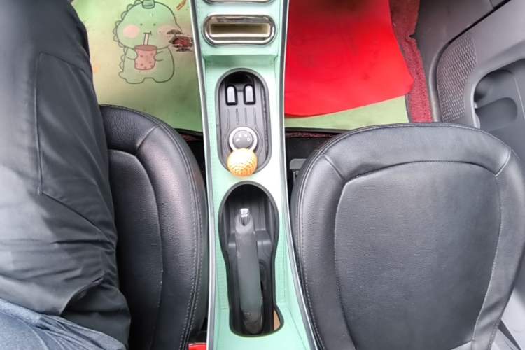 Used Wuling Hongguang MINIEV 2022 Macaron Premium Model – Lithium Ternary Battery Gear Lever