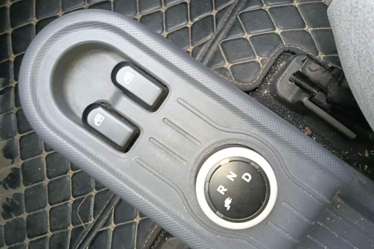 Used Wuling Hongguang MINIEV 2022 Macaron Premium Model – Lithium Iron Phosphate Gear Lever