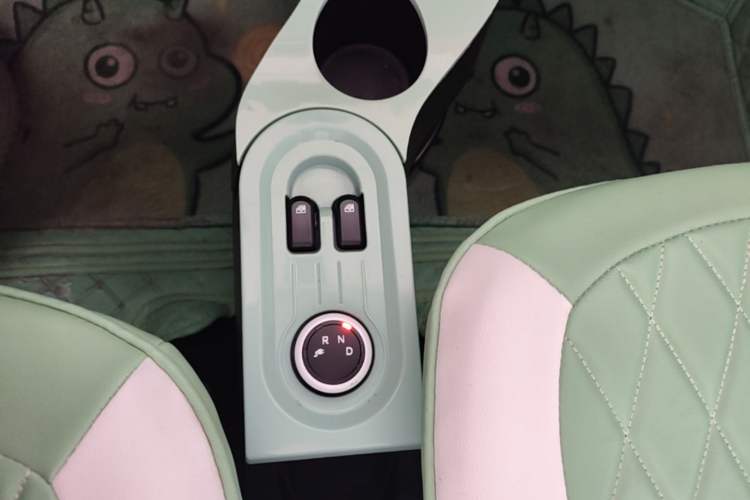 Used Wuling Hongguang MINIEV 2022 Macaron Premium Model – Lithium Iron Phosphate Gear Lever