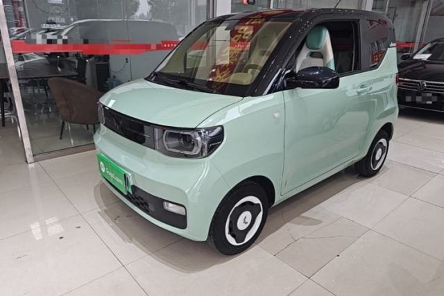 Ojetý Wuling Hongguang MINIEV 2022 Macaron Premium Model – Lithium Iron Phosphate