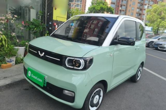 Ojetý Wuling Hongguang MINIEV 2022 Macaron Premium Model – Lithium Iron Phosphate