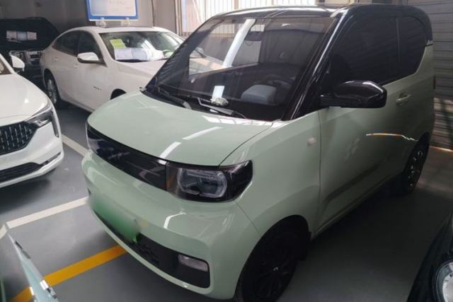 Ojetý Wuling Hongguang MINIEV 2022 Macaron Premium Model – Lithium Iron Phosphate