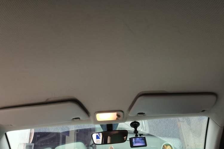 Used Wuling Hongguang MINIEV 2022 Macaron Premium Model – Lithium Iron Phosphate Headliner