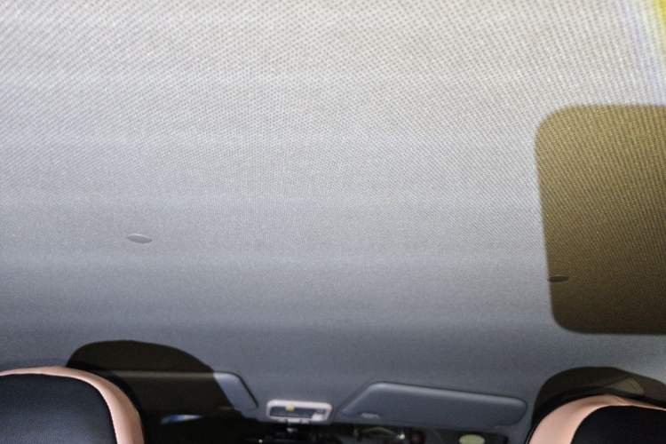 Used Wuling Hongguang MINIEV 2022 Macaron Fashion Model Lithium Iron Phosphate Headliner
