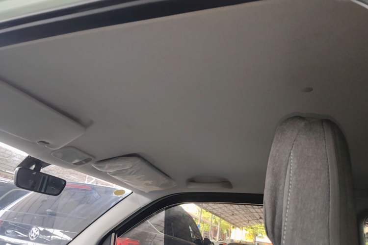 Used Wuling Hongguang MINIEV 2022 Macaron Premium Model – Lithium Iron Phosphate Headliner