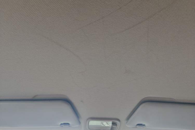 Used Wuling Hongguang MINIEV 2022 Macaron Premium Model – Lithium Iron Phosphate Headliner