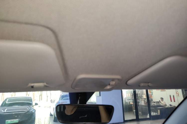 Used Wuling Hongguang MINIEV 2022 Macaron Premium Model – Lithium Iron Phosphate Headliner