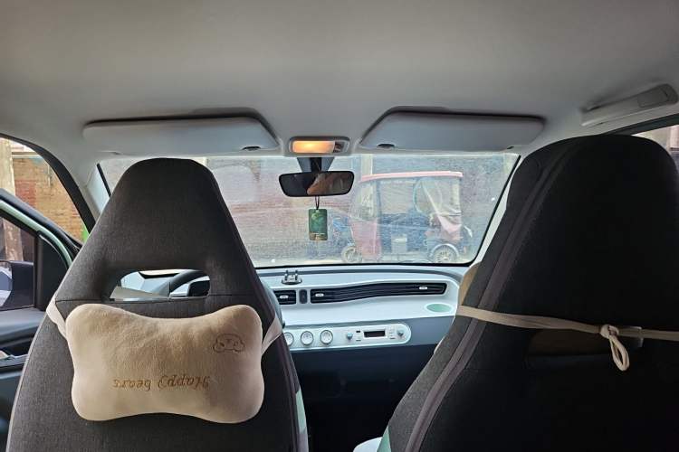 Used Wuling Hongguang MINIEV 2022 Macaron Premium Model – Lithium Iron Phosphate Headliner