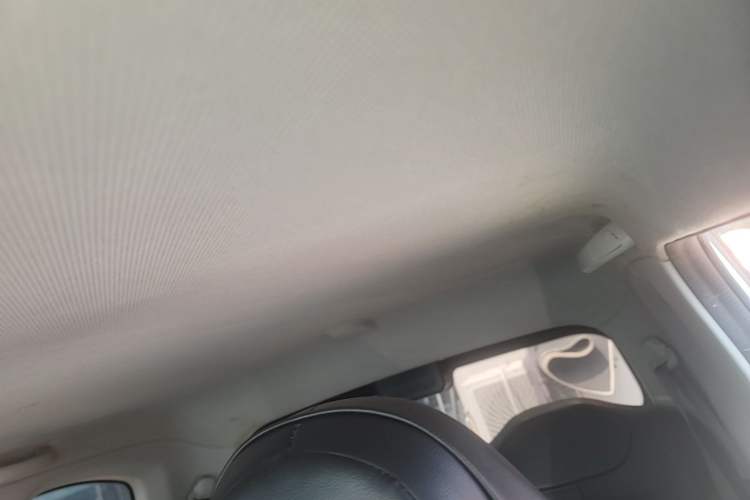 Used Wuling Hongguang MINIEV 2022 Macaron Premium Model – Lithium Iron Phosphate Headliner
