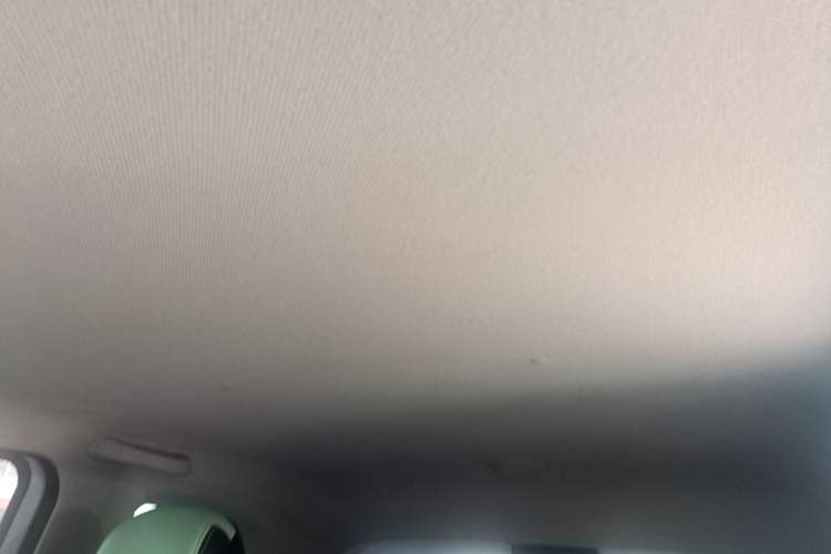 Used Wuling Hongguang MINIEV 2022 Macaron Premium Model – Lithium Iron Phosphate Headliner