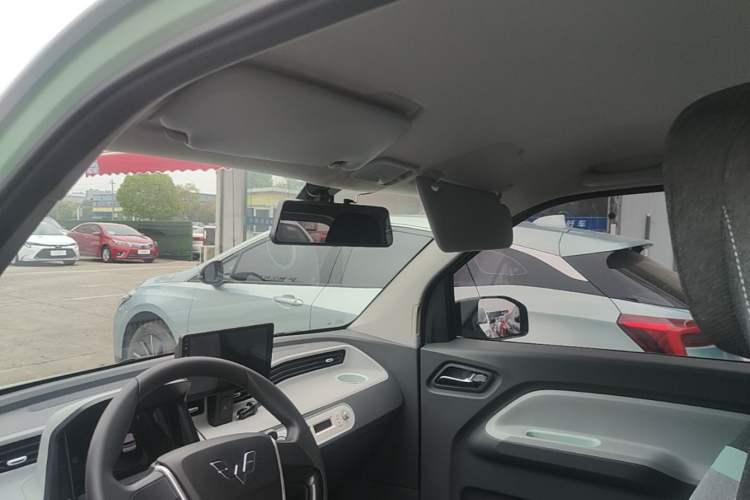Used Wuling Hongguang MINIEV 2022 Macaron Premium Model – Lithium Iron Phosphate Headliner