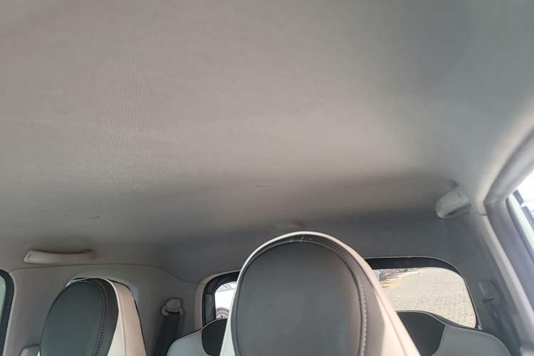 Used Wuling Hongguang MINIEV 2022 Macaron Fashion Model Lithium Iron Phosphate Headliner