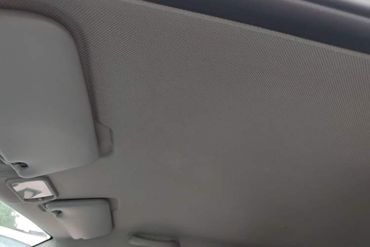 Used Wuling Hongguang MINIEV 2022 Macaron Premium Model – Lithium Iron Phosphate Headliner