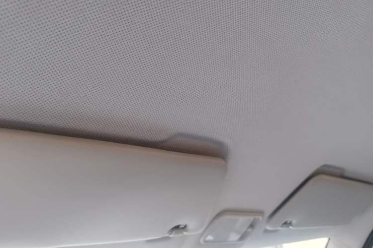 Used Wuling Hongguang MINIEV 2022 Macaron Premium Model – Lithium Iron Phosphate Headliner