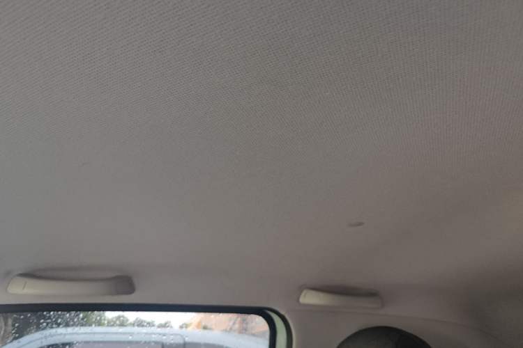 Used Wuling Hongguang MINIEV 2022 Macaron Premium Model – Lithium Iron Phosphate Headliner