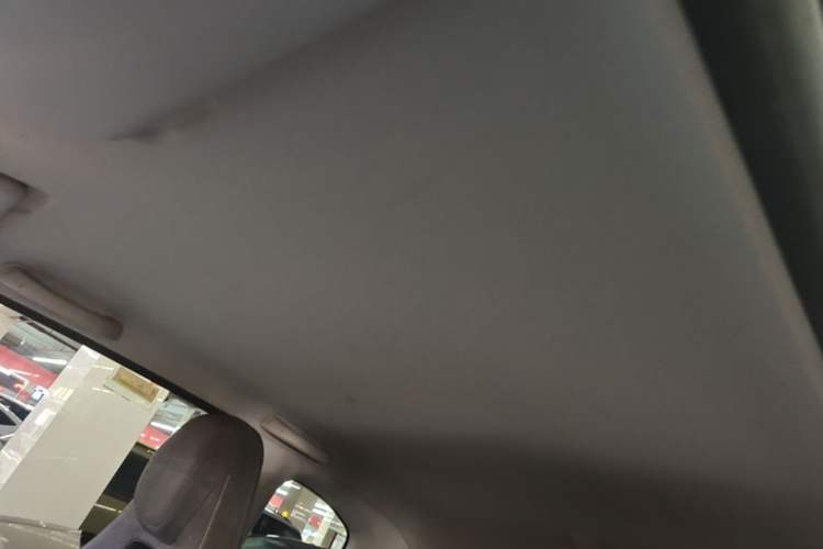 Used Wuling Hongguang MINIEV 2022 Macaron Premium Model – Lithium Iron Phosphate Headliner