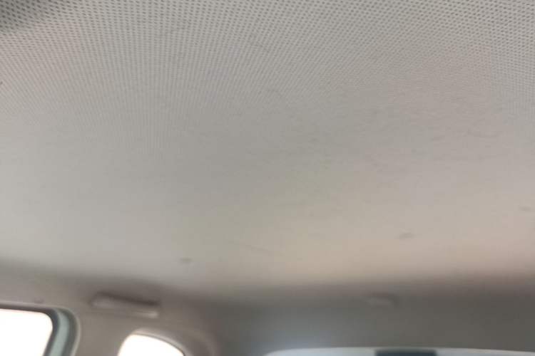 Used Wuling Hongguang MINIEV 2022 Macaron Premium Model – Lithium Iron Phosphate Headliner
