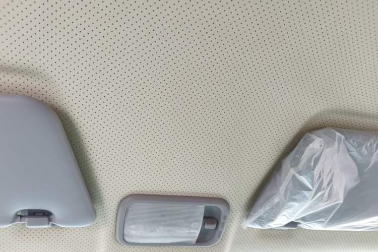Used Wuling Hongguang MINIEV 2022 Macaron Premium Model – Lithium Iron Phosphate Headliner