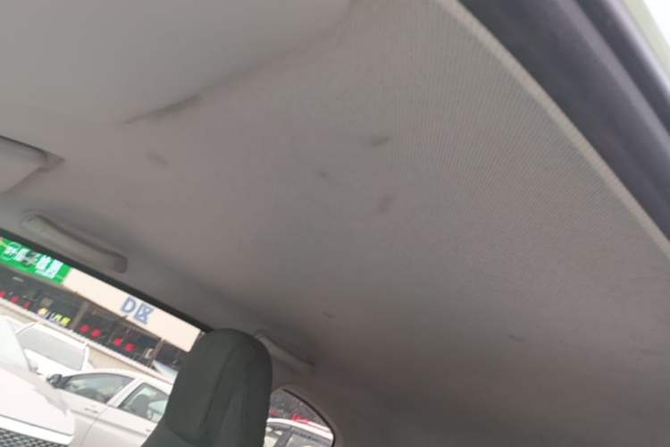 Used Wuling Hongguang MINIEV 2022 Macaron Premium Model – Lithium Iron Phosphate Headliner