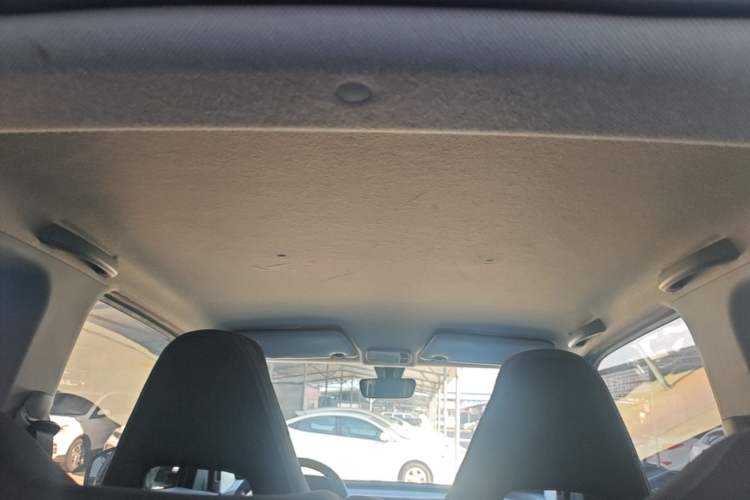 Used Wuling Hongguang MINIEV 2022 Macaron Premium Model – Lithium Iron Phosphate Headliner