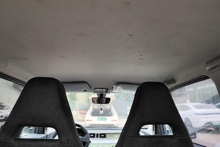 Used Wuling Hongguang MINIEV 2022 Macaron Premium Model – Lithium Iron Phosphate Headliner