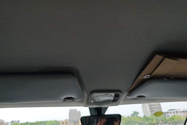 Used Wuling Hongguang MINIEV 2022 Macaron Premium Model – Lithium Iron Phosphate Headliner