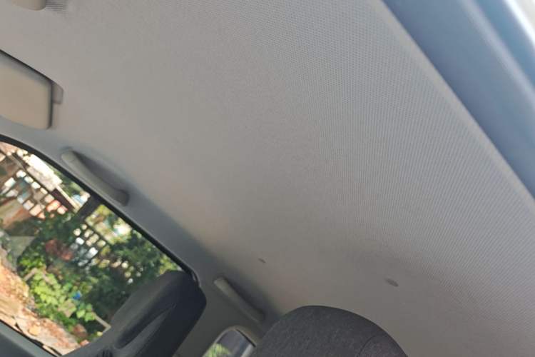 Used Wuling Hongguang MINIEV 2022 Macaron Premium Model – Lithium Iron Phosphate Headliner