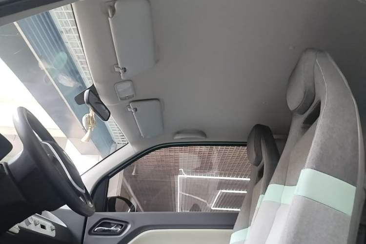 Used Wuling Hongguang MINIEV 2022 Macaron Premium Model – Lithium Iron Phosphate Headliner