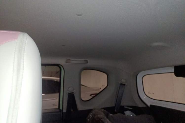Used Wuling Hongguang MINIEV 2022 Macaron Premium Model – Lithium Ternary Battery Headliner