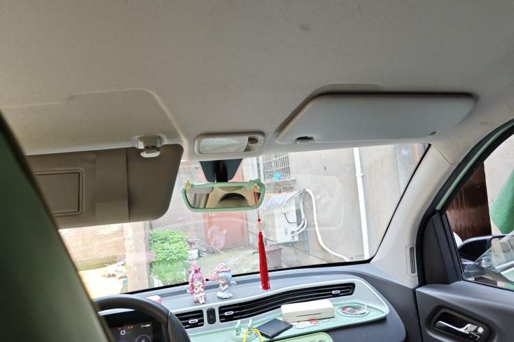 Used Wuling Hongguang MINIEV 2022 Macaron Premium Model – Lithium Iron Phosphate Headliner