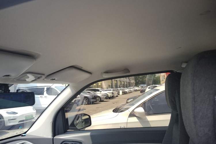 Used Wuling Hongguang MINIEV 2022 Macaron Premium Model – Lithium Iron Phosphate Headliner