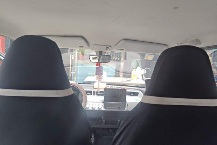 Used Wuling Hongguang MINIEV 2022 Macaron Fashion Model Lithium Iron Phosphate Headliner