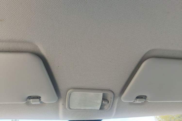Used Wuling Hongguang MINIEV 2022 Macaron Premium Model – Lithium Iron Phosphate Headliner